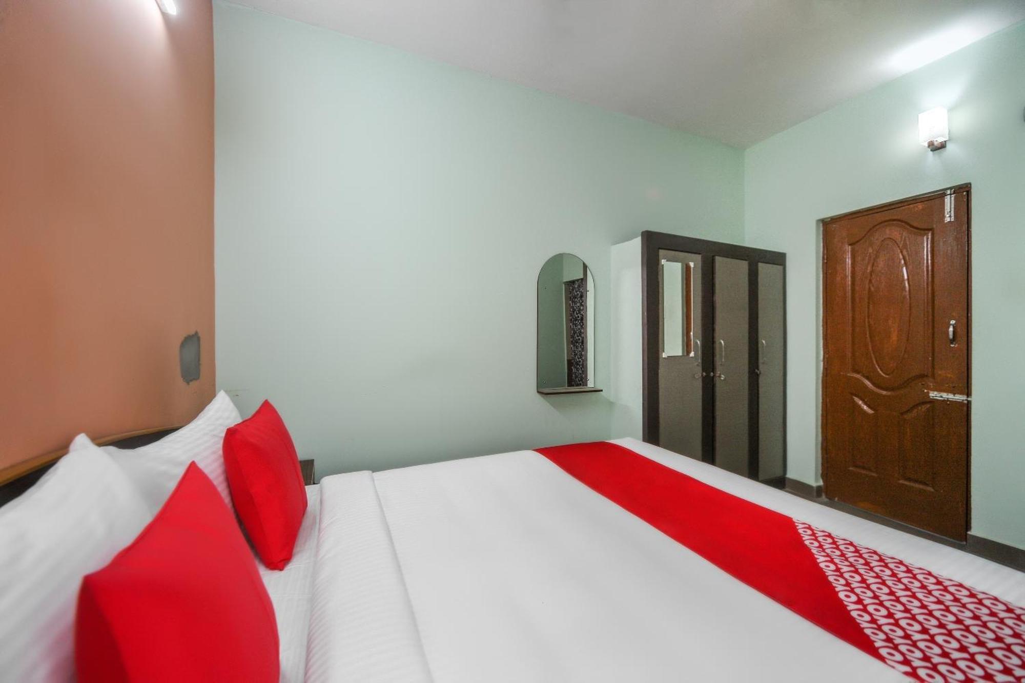 Oyo Modern Guest House Ченай Екстериор снимка
