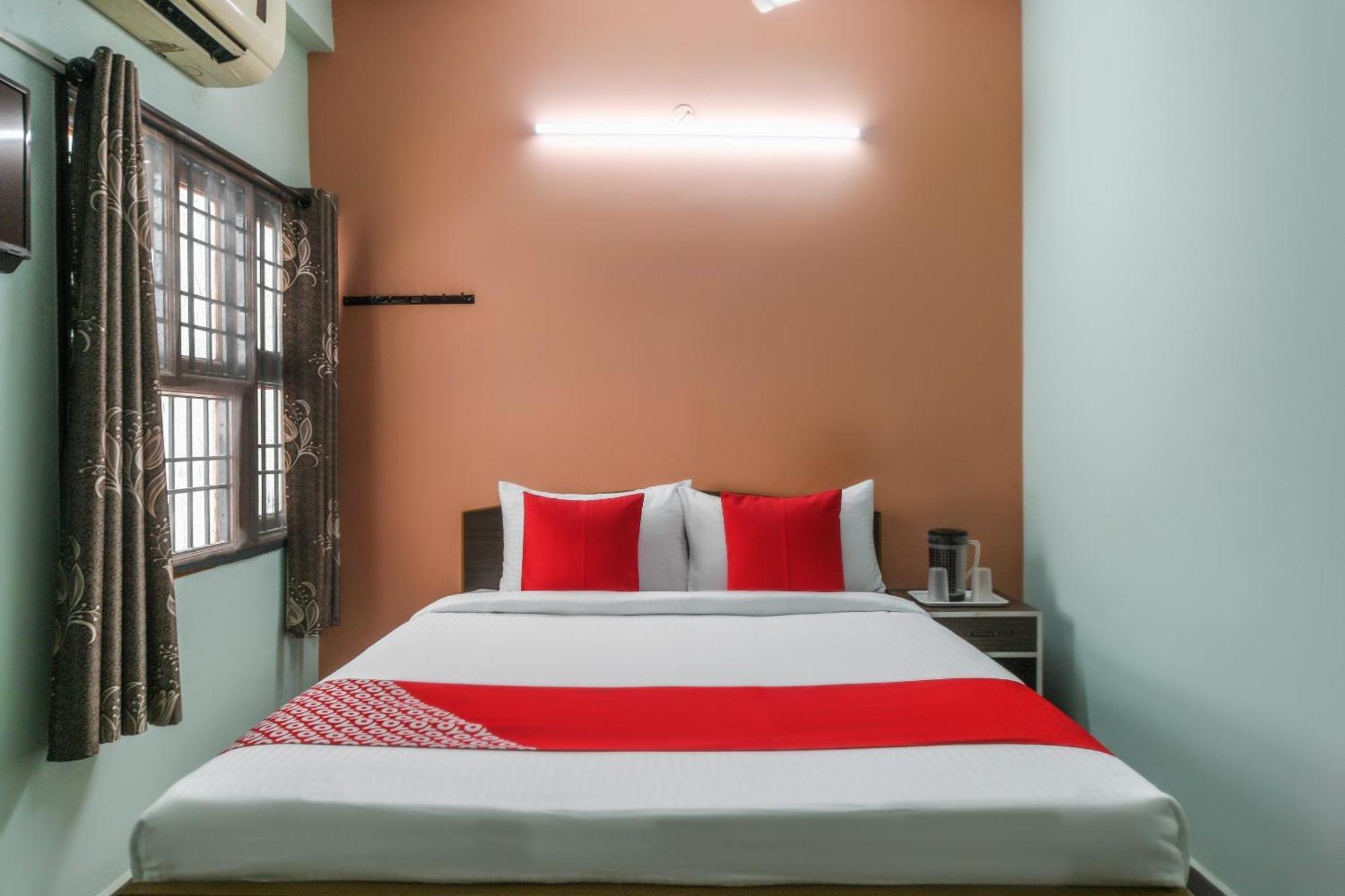 Oyo Modern Guest House Ченай Екстериор снимка
