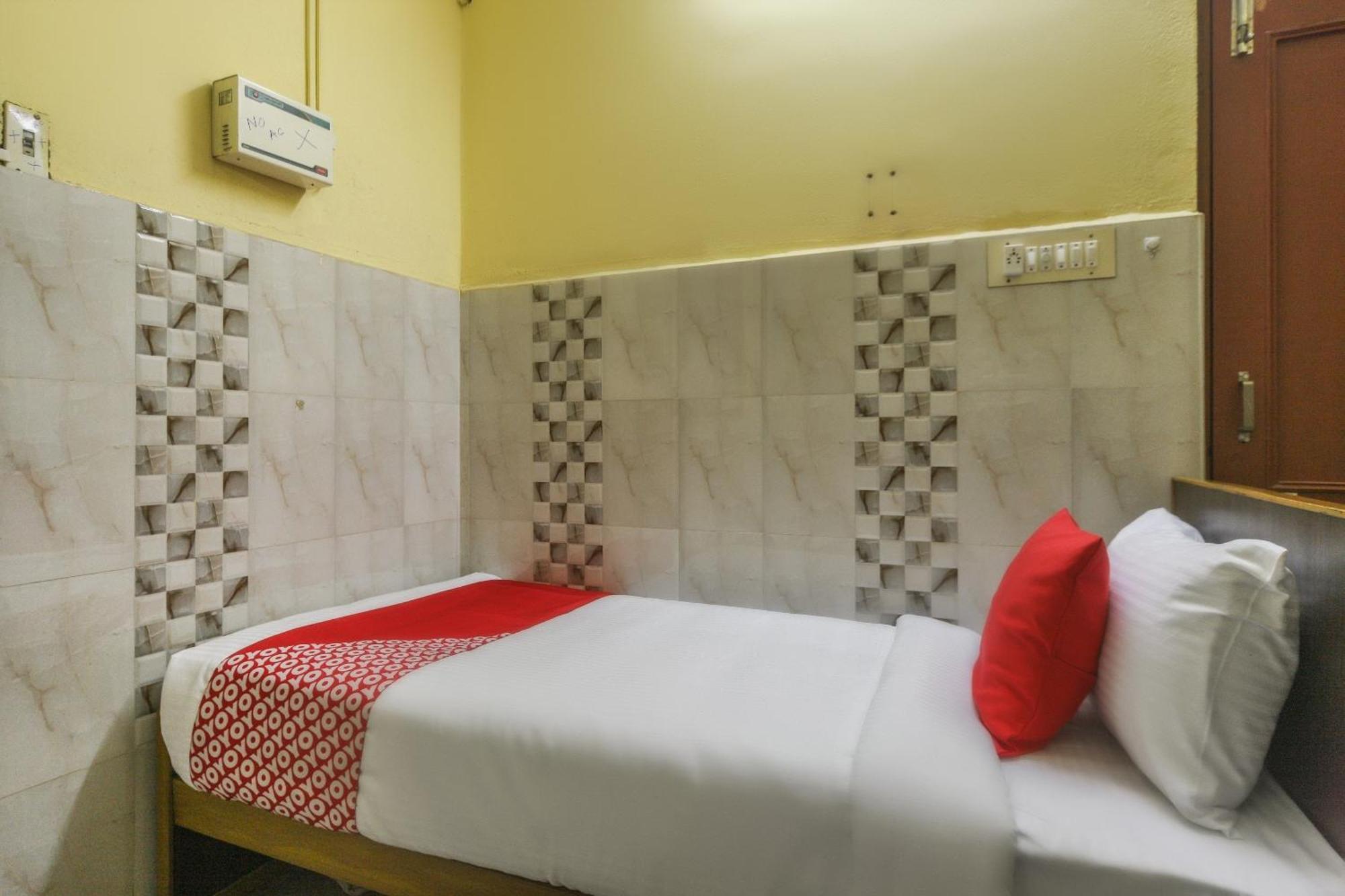 Oyo Modern Guest House Ченай Екстериор снимка