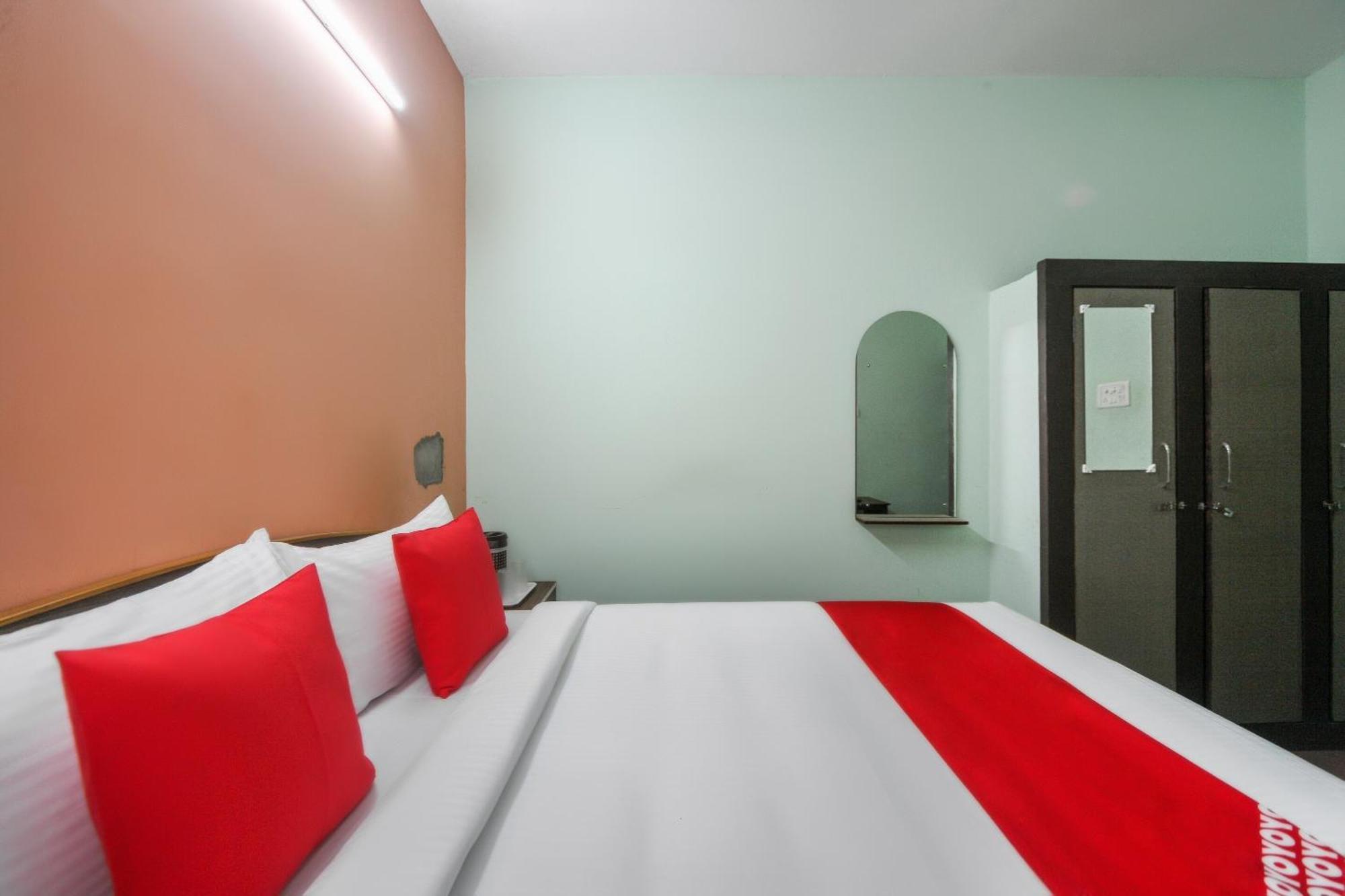 Oyo Modern Guest House Ченай Екстериор снимка