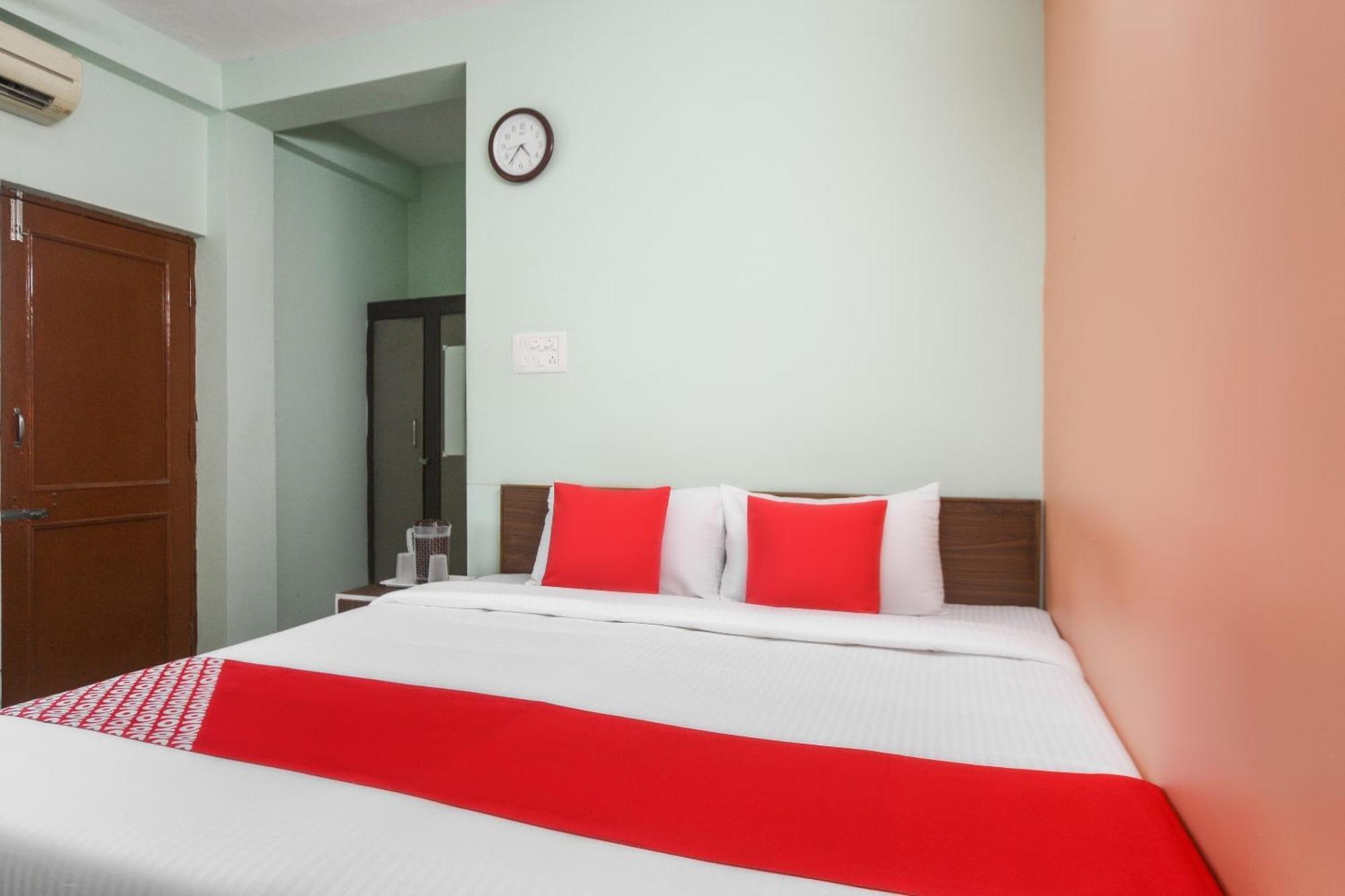 Oyo Modern Guest House Ченай Екстериор снимка