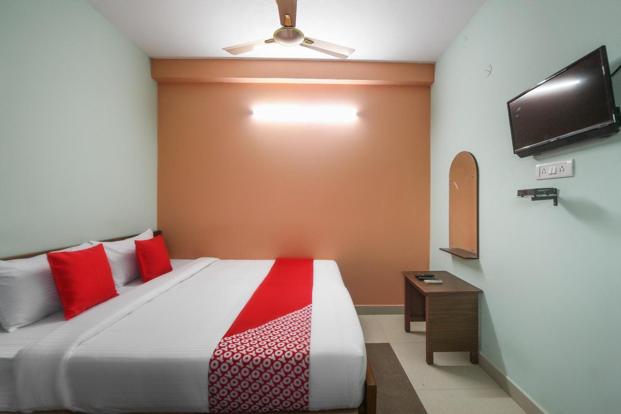 Oyo Modern Guest House Ченай Екстериор снимка