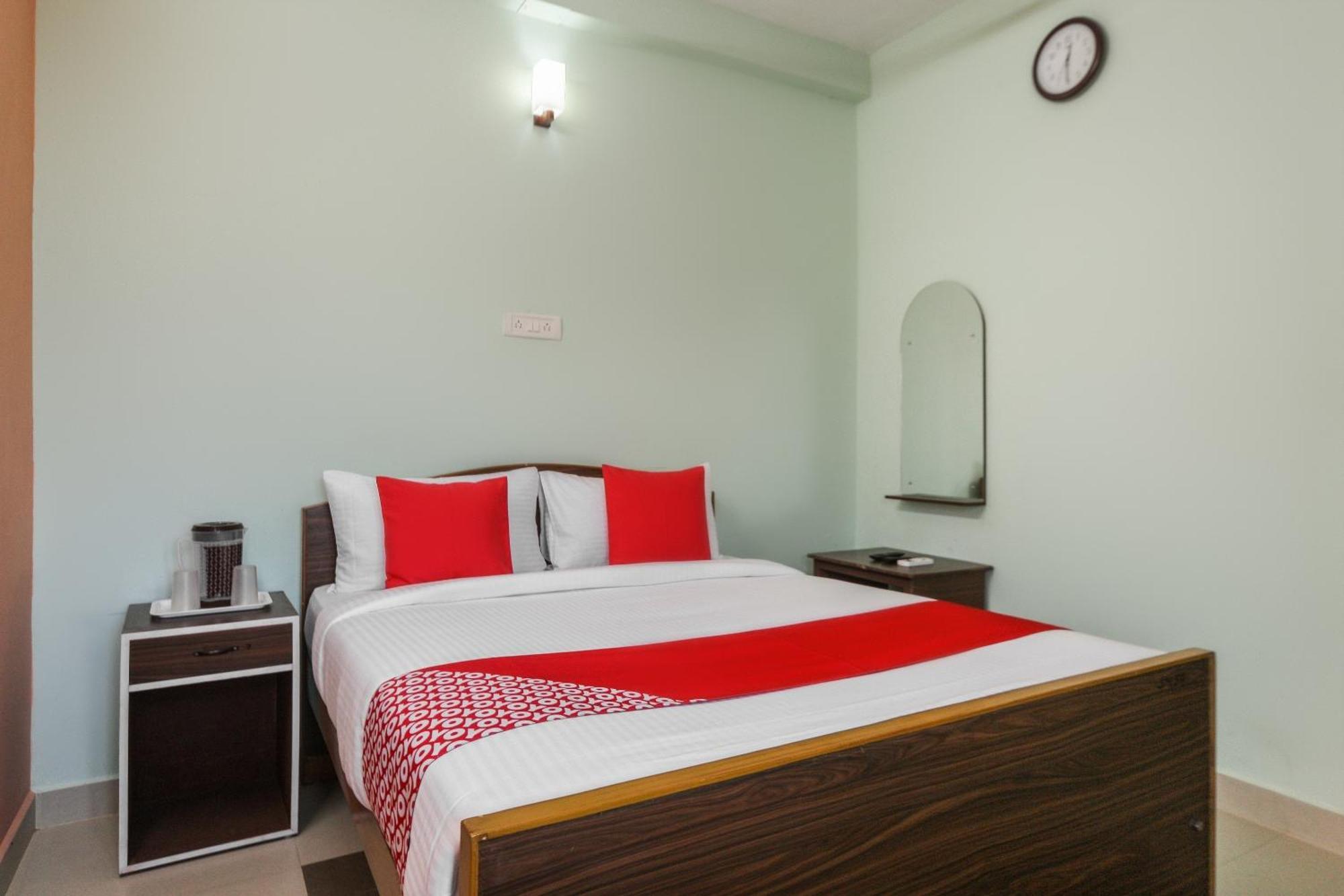 Oyo Modern Guest House Ченай Екстериор снимка