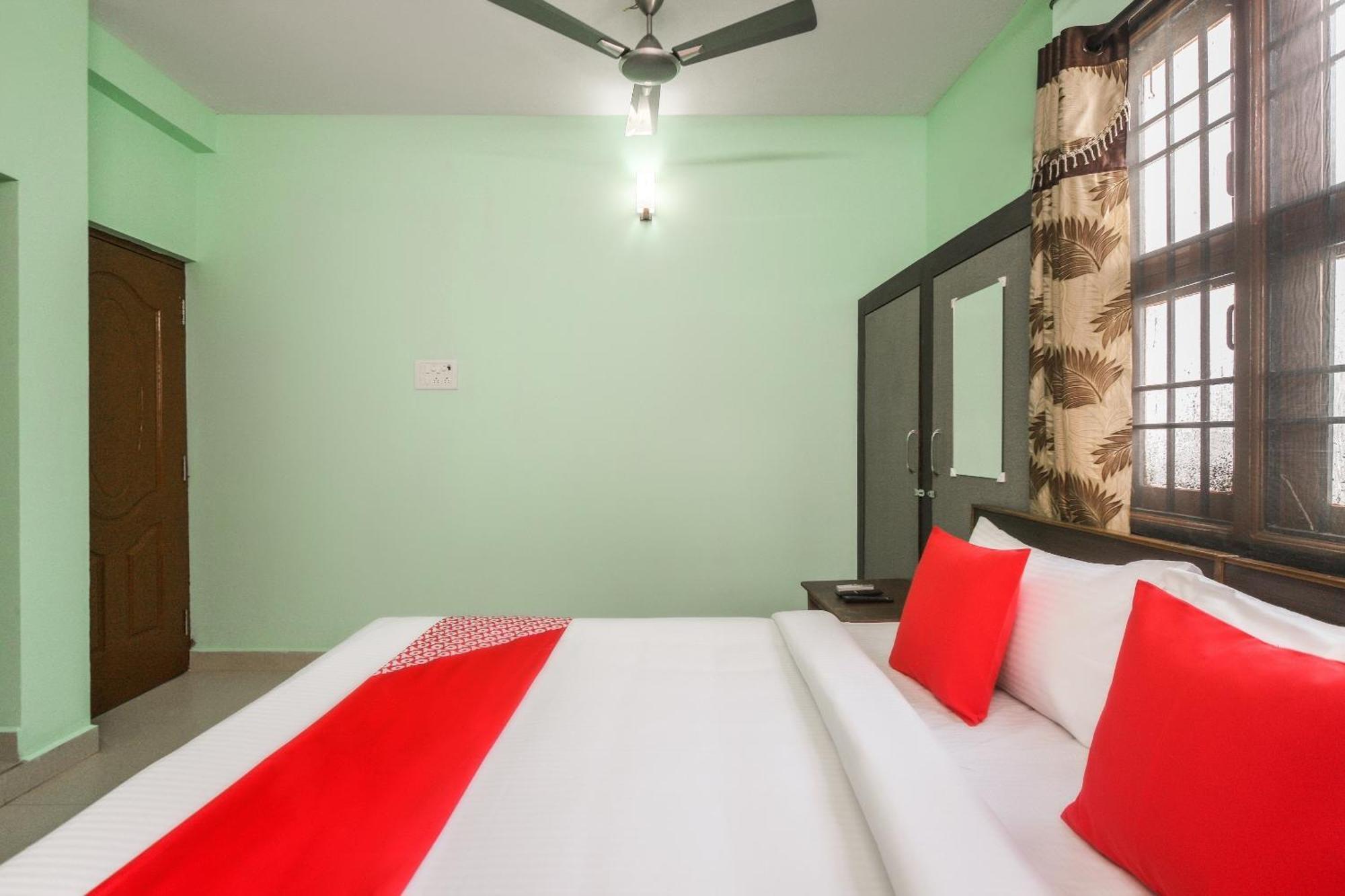 Oyo Modern Guest House Ченай Екстериор снимка
