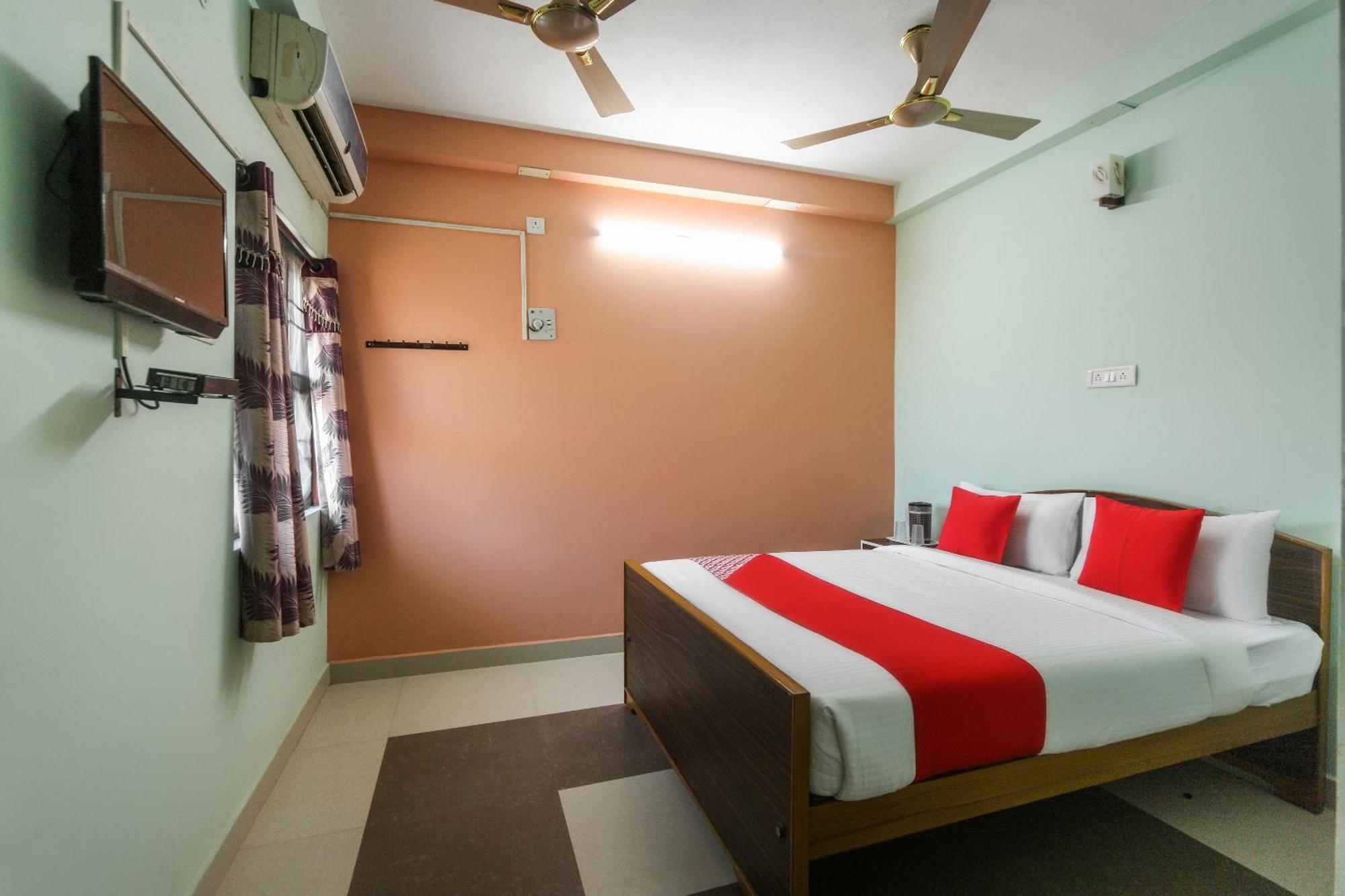 Oyo Modern Guest House Ченай Екстериор снимка
