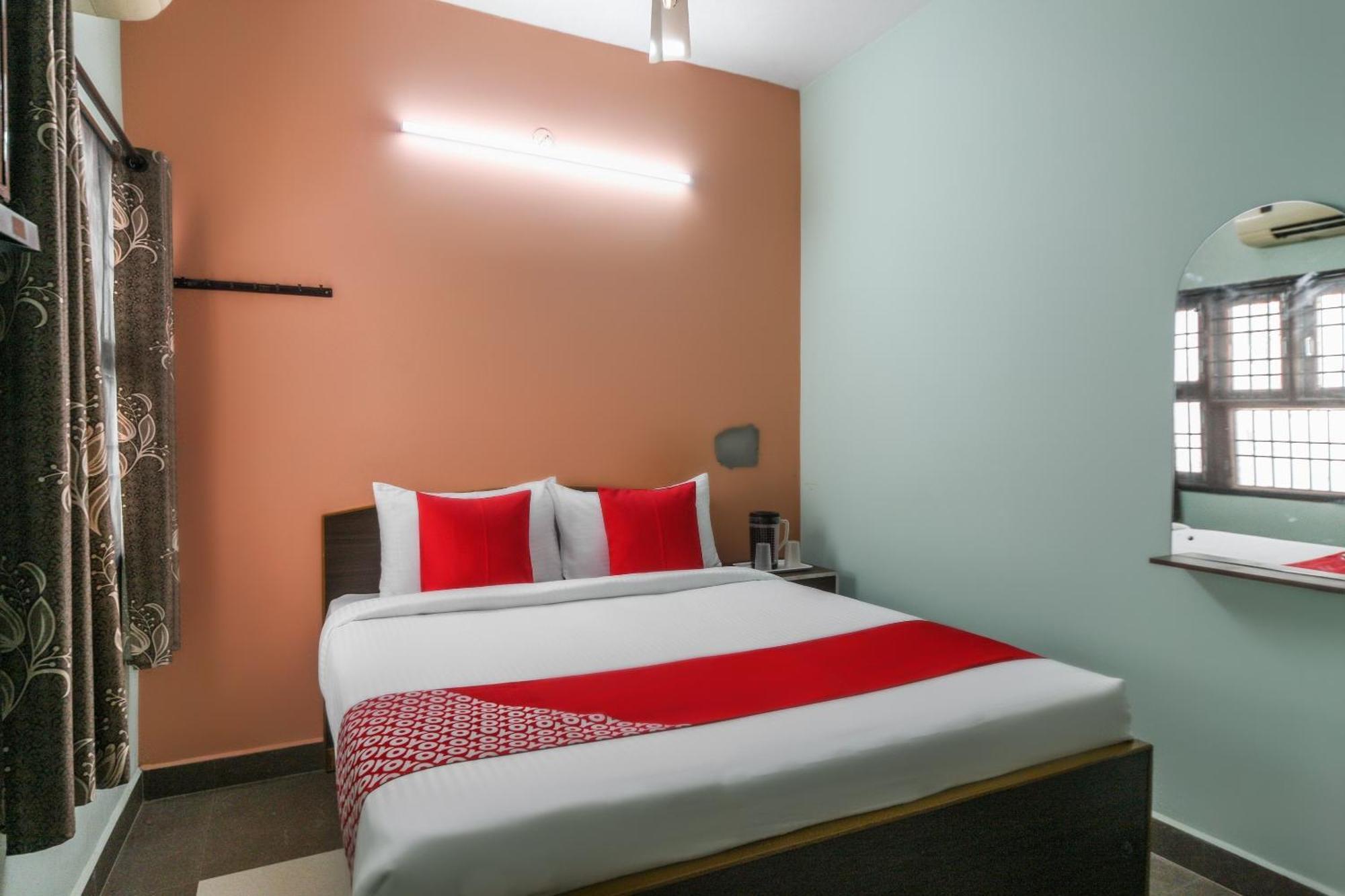 Oyo Modern Guest House Ченай Екстериор снимка
