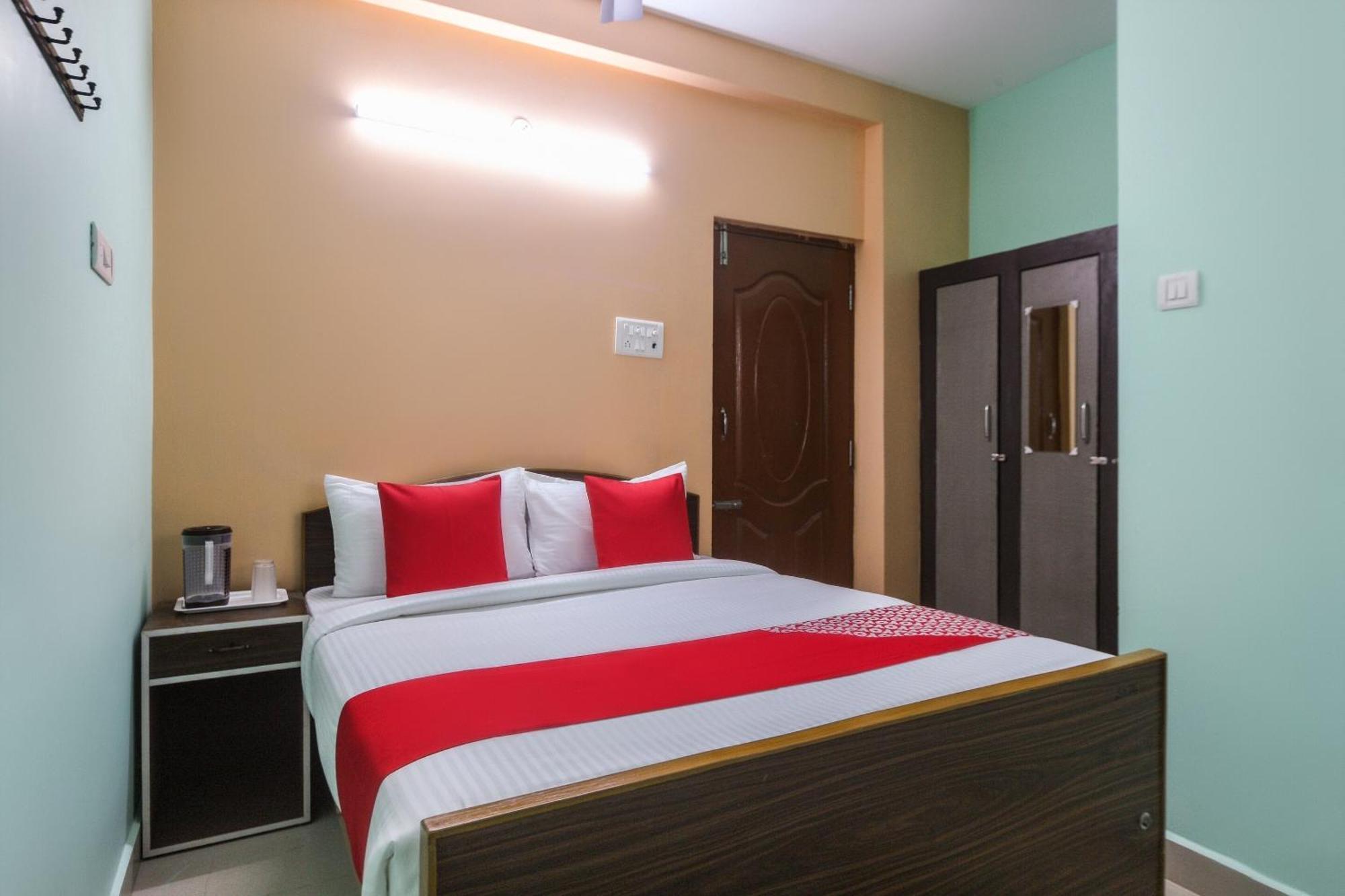 Oyo Modern Guest House Ченай Екстериор снимка