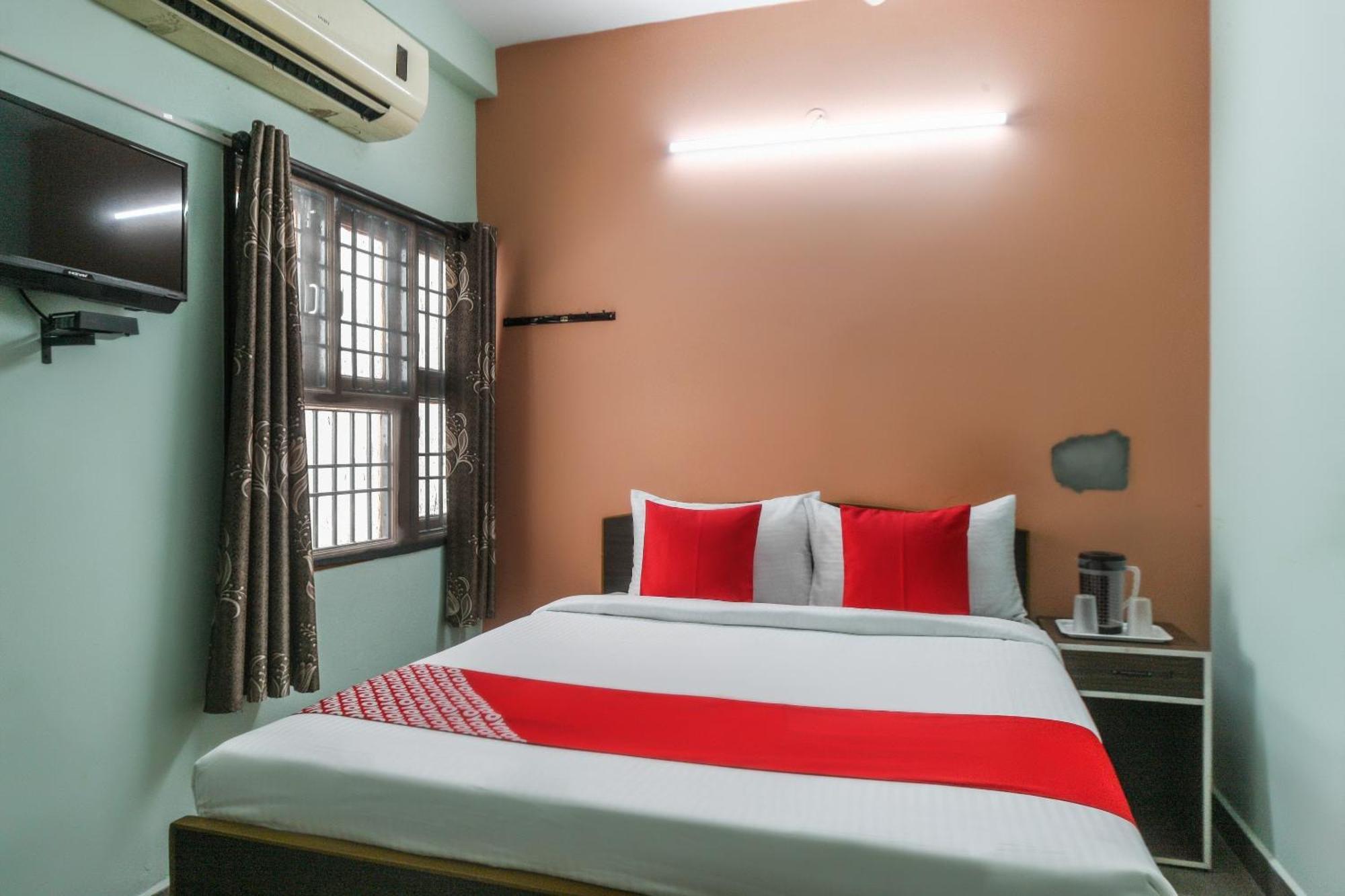 Oyo Modern Guest House Ченай Екстериор снимка